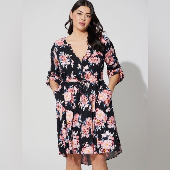 TORRID Mini Challis High-Low Shirt Dress SIZE 2 Pockets Floral Tie Waist Pretty - Picture 1 of 12